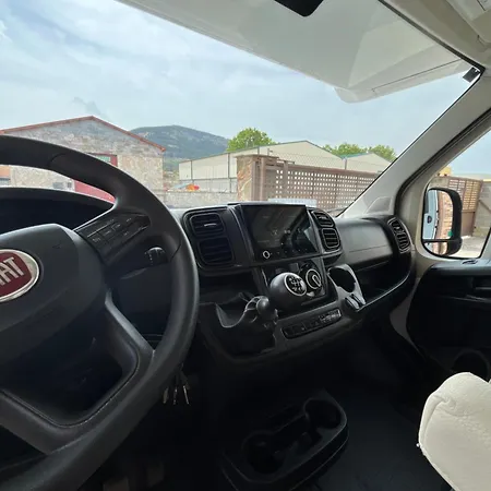 Autocaravanmadrid * 엘에스피나르